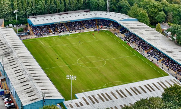 How can UK fencing coaches use video replay to improve decision making in matches?